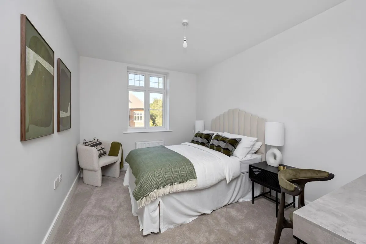 Luna Place, Esher, KT10, photo 15