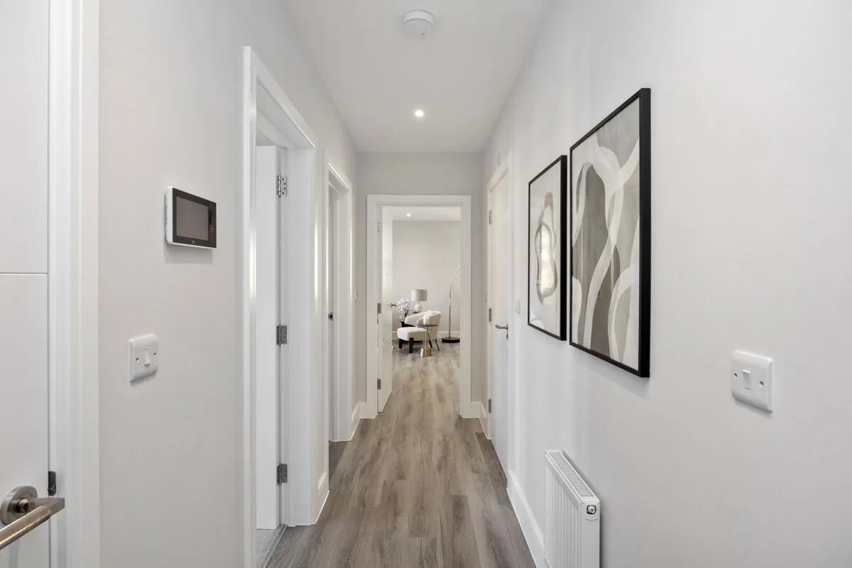 Luna Place, Esher, KT10, photo 8