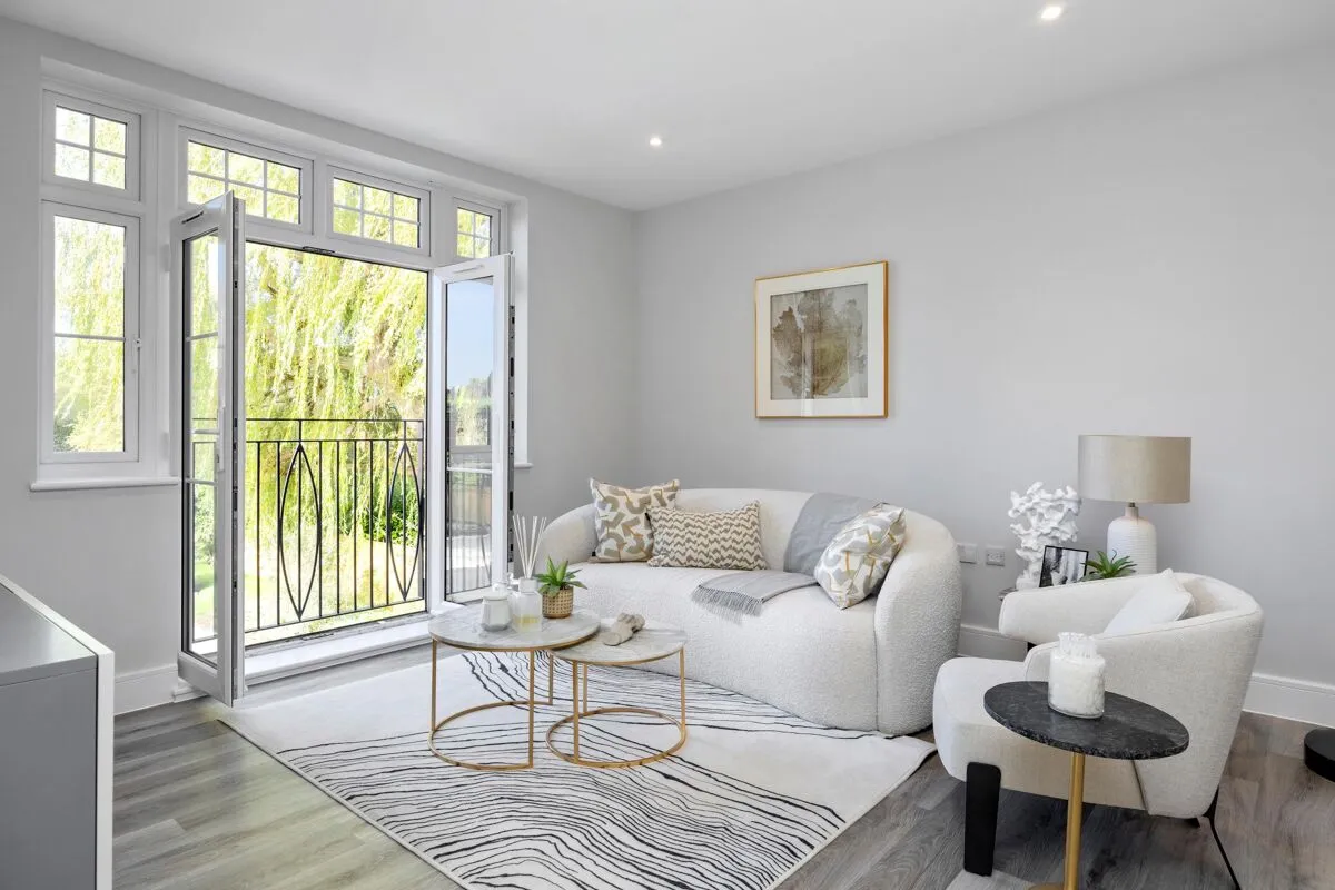 Luna Place, Esher, KT10, photo 3