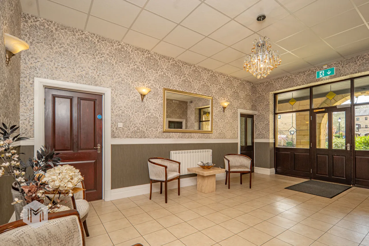 3b Hardcastle Gardens, Bolton, BL2 4NZ, photo 2