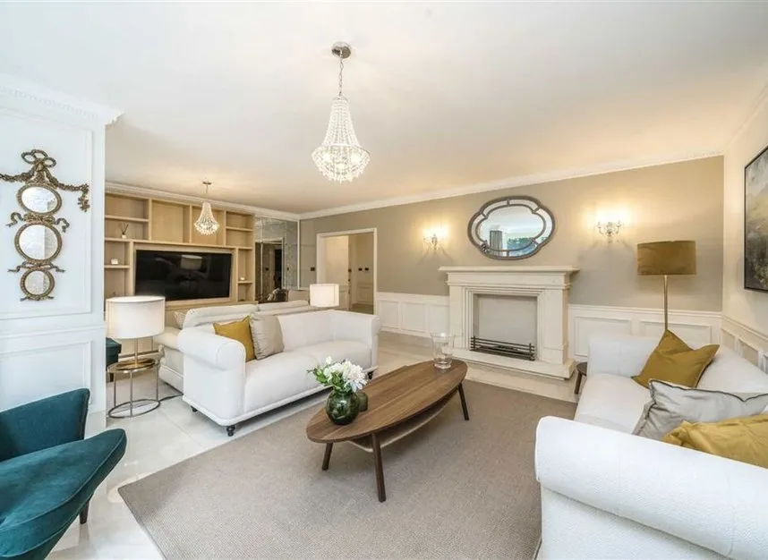 3 bed flat to rent — Hyde Park Crescent, Connaught Village, W2