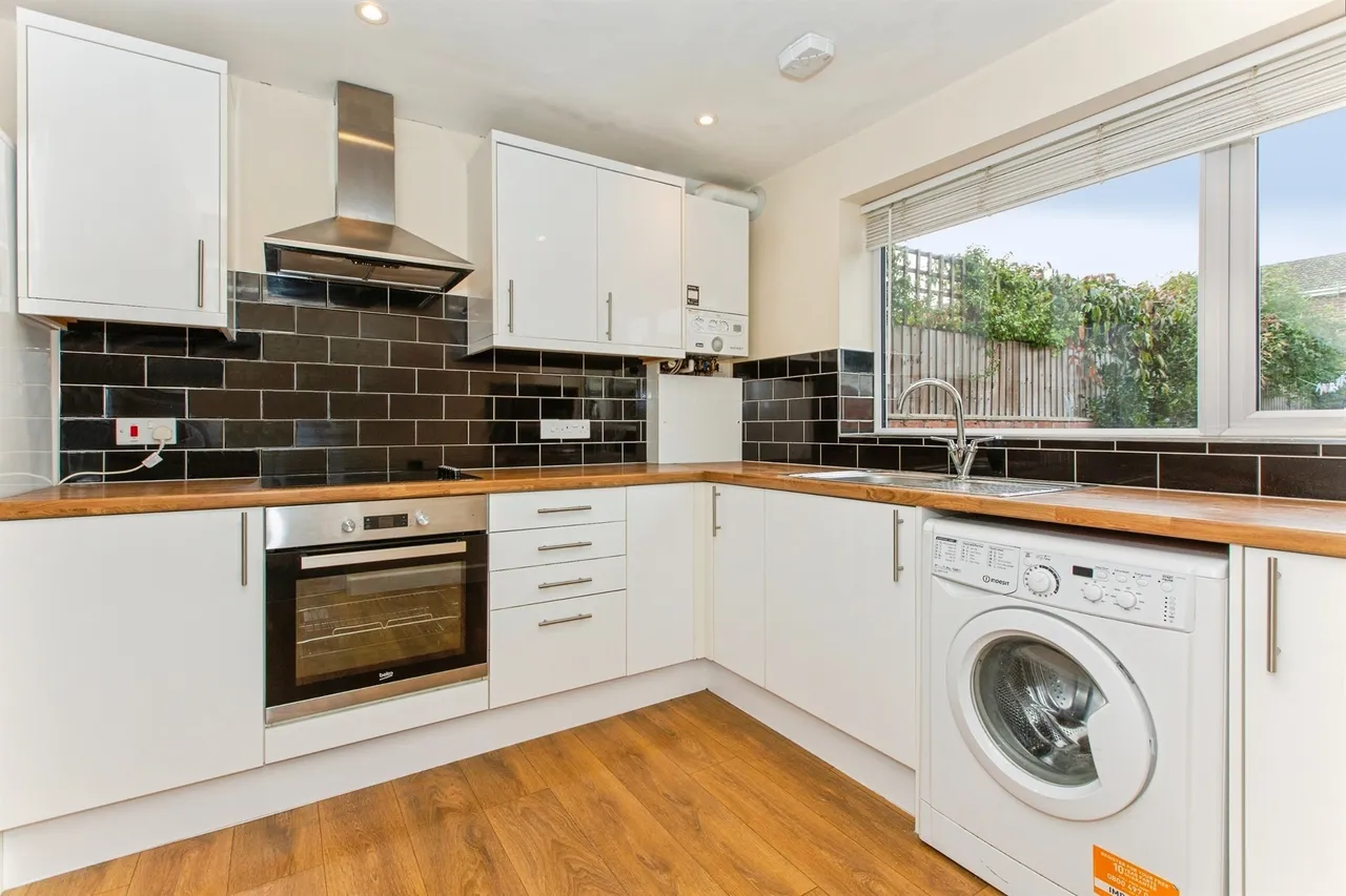 Headlands, Fenstanton, PE28, photo 2