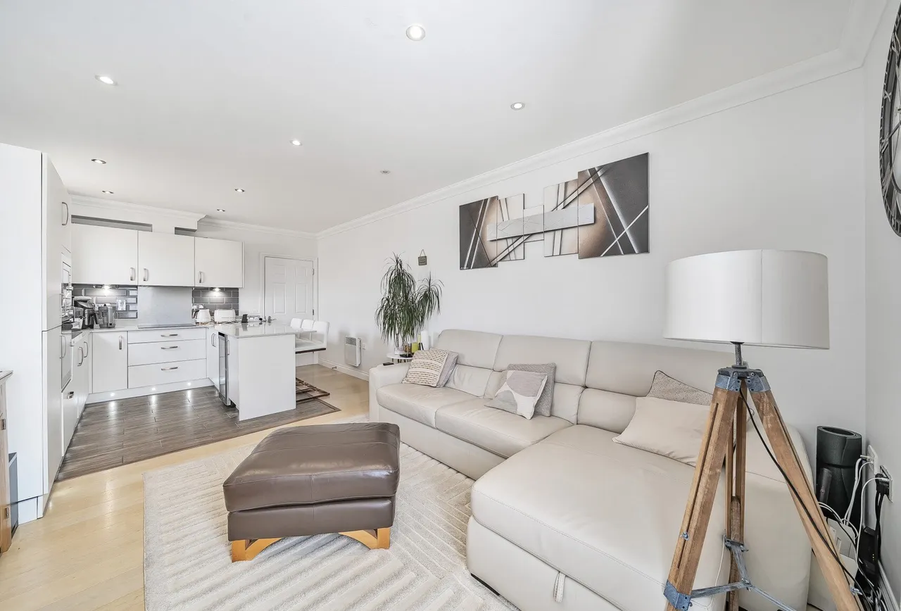 Woodcote Road, Wallington, SM6 0PU, photo 2
