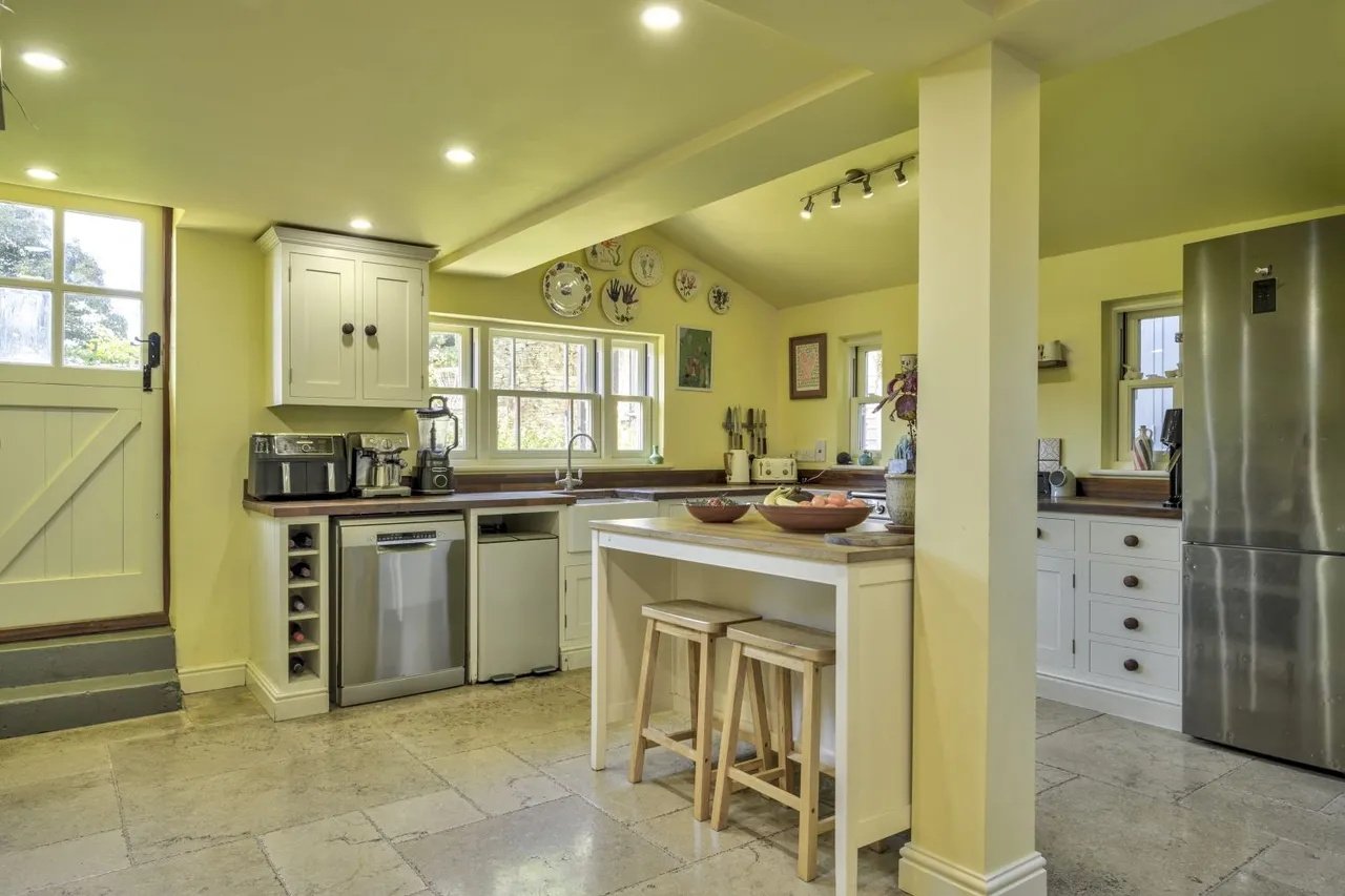 Brook Hill, Sherston, SN16, photo 6