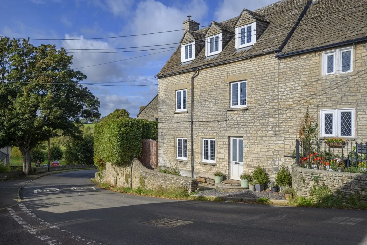 4 bed house for sale, Brook Hill, Sherston, SN16