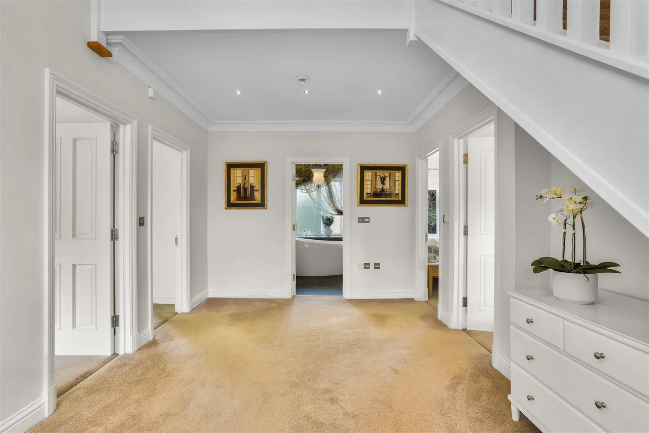 The Avenue, South Cheam, SM2, photo 37