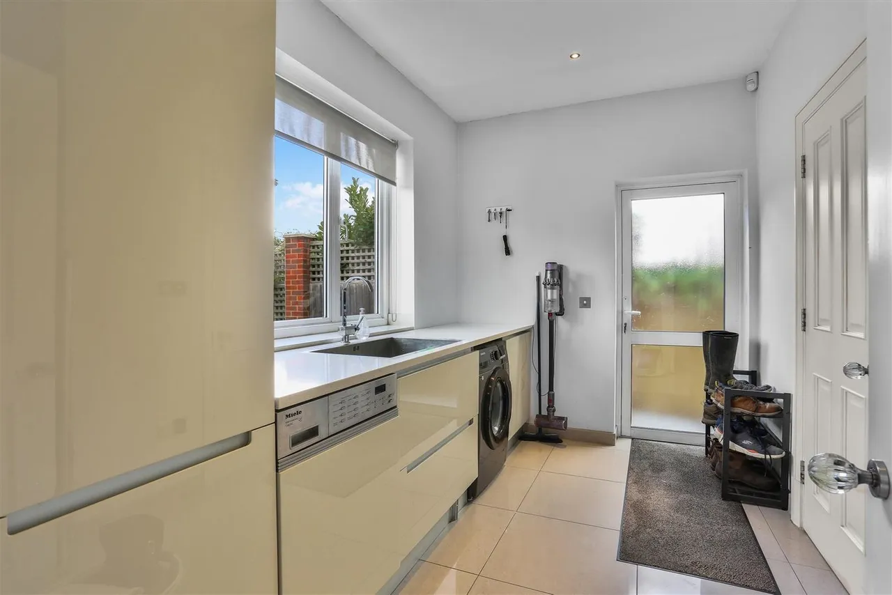 The Avenue, South Cheam, SM2, photo 34