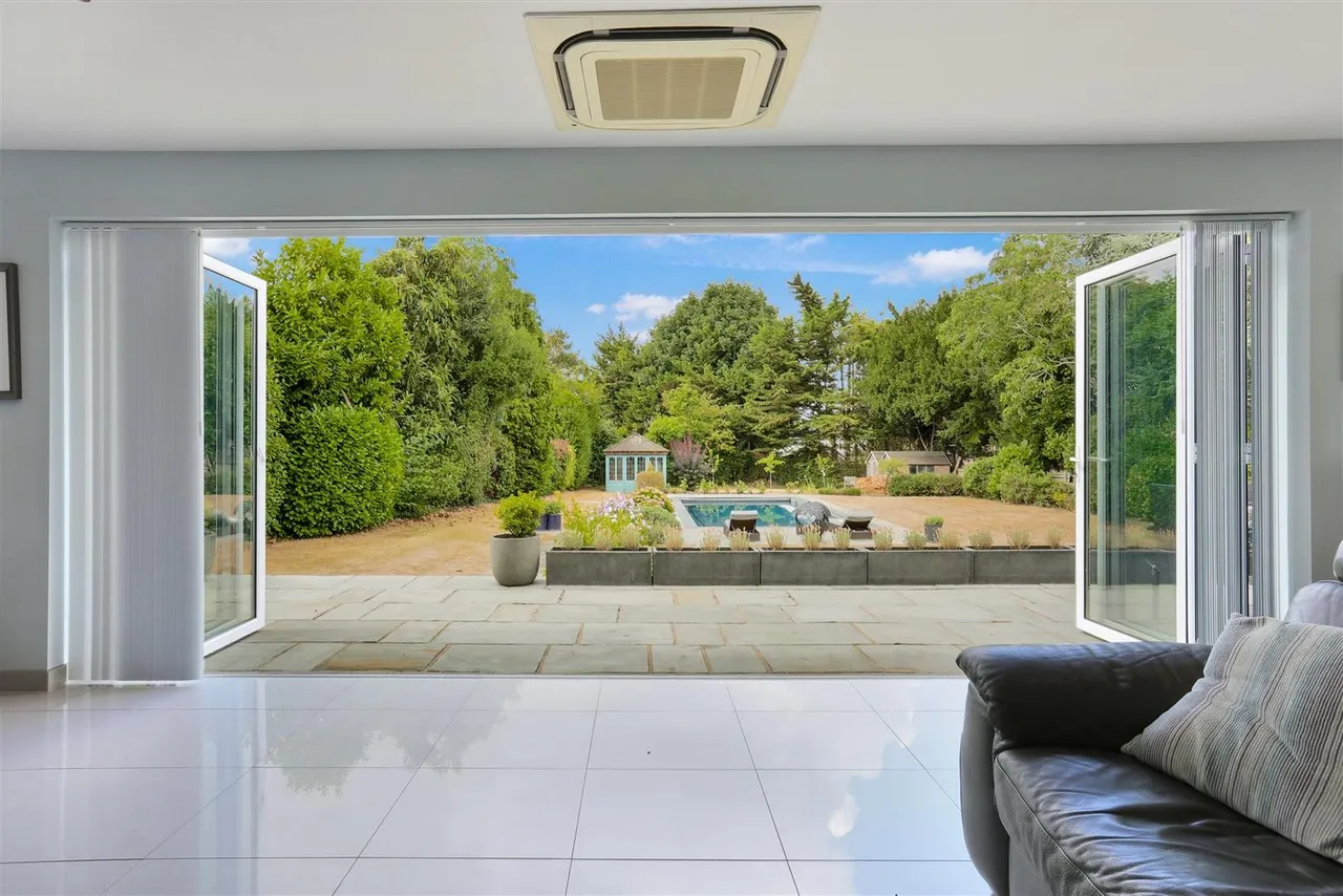 The Avenue, South Cheam, SM2, photo 17