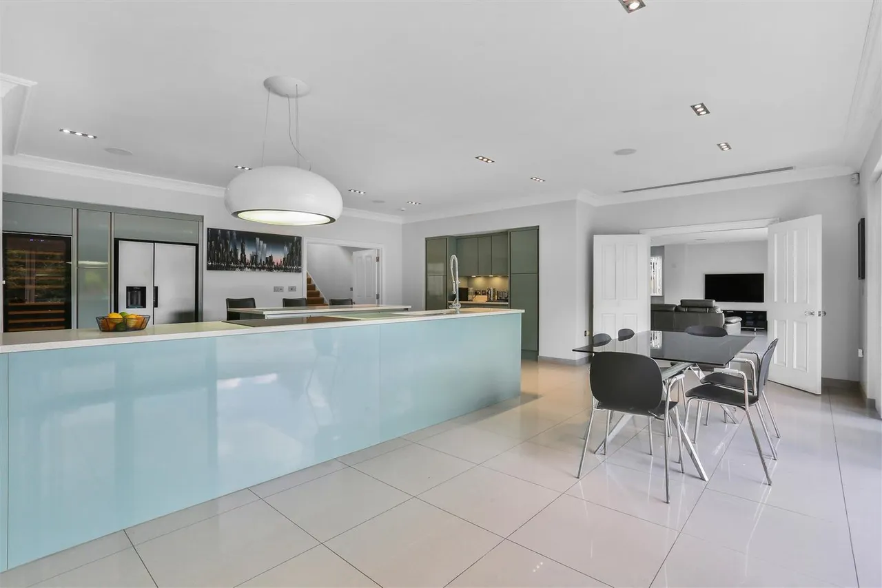 The Avenue, South Cheam, SM2, photo 12