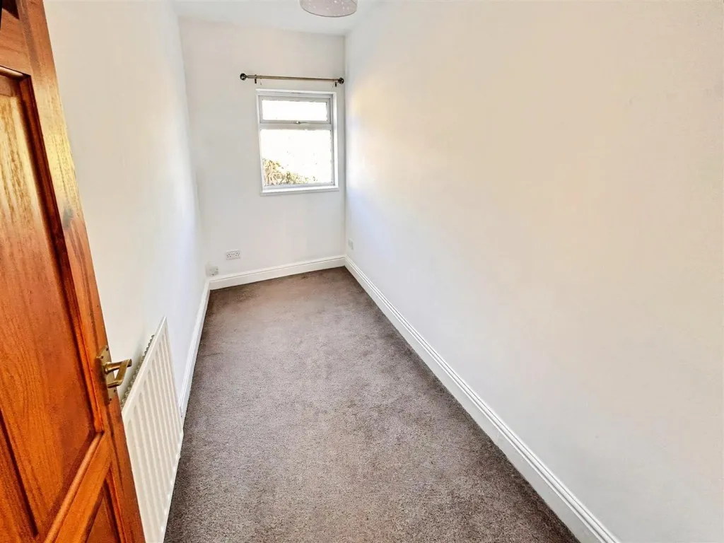 Russell Street, Kettering, photo 12