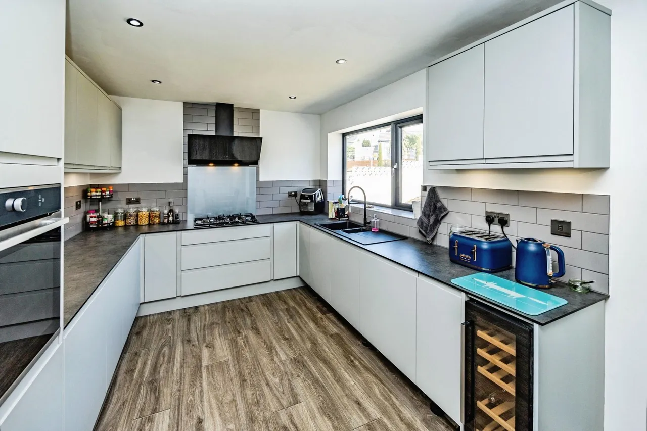 Stafford Hill Lane, Huddersfield, HD5, photo 9