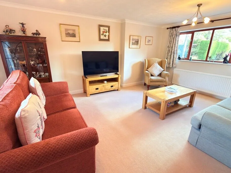 Butts Hill Road, Woodley, RG5, photo 6