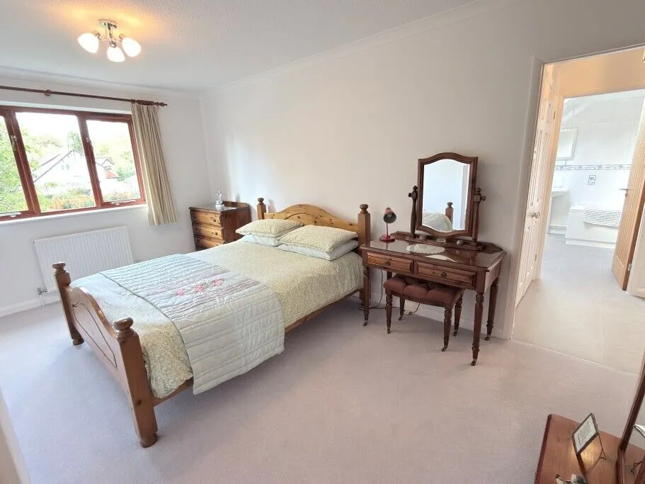 Butts Hill Road, Woodley, RG5, photo 12