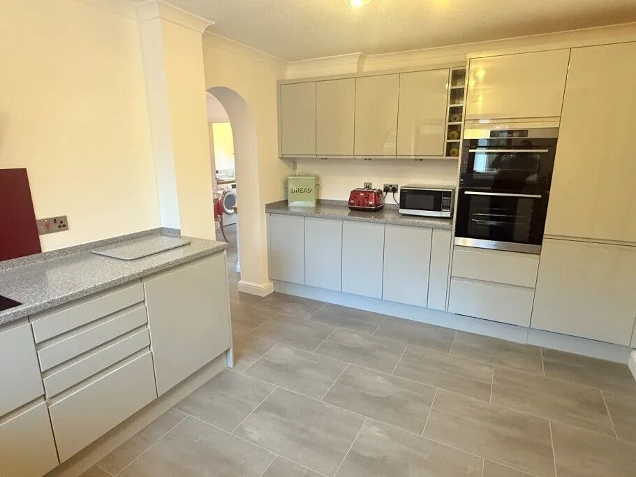 Butts Hill Road, Woodley, RG5, photo 5