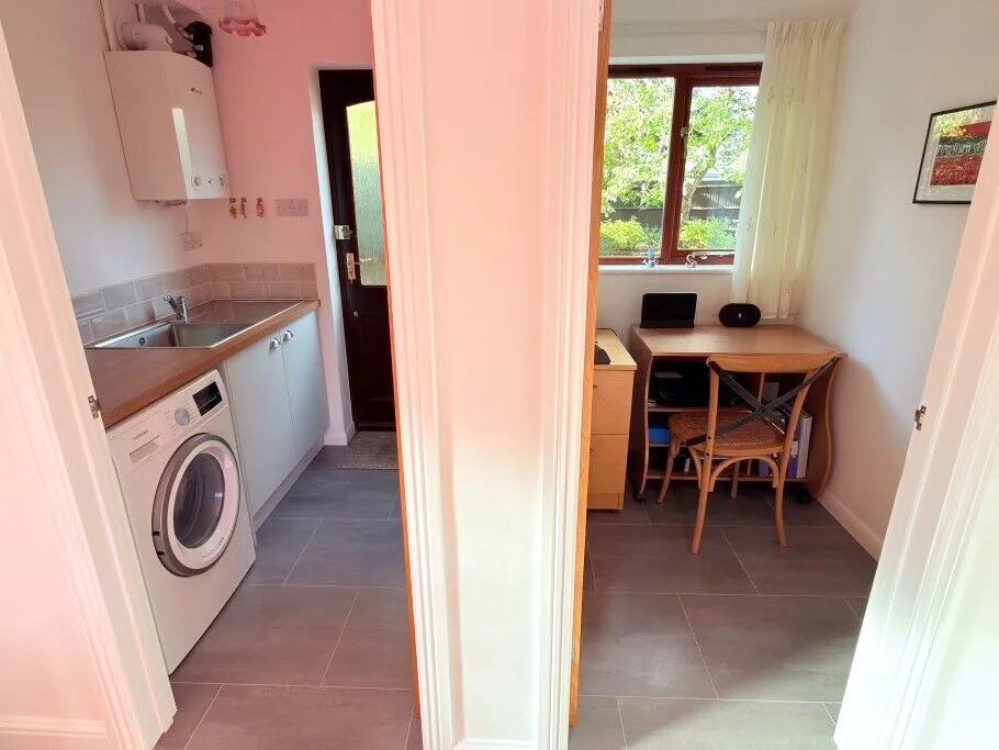Butts Hill Road, Woodley, RG5, photo 8