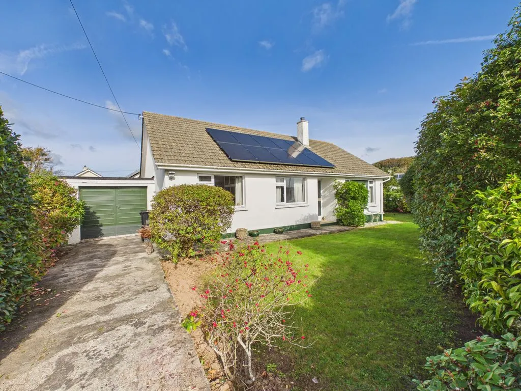 3 bed house for sale, Warwick Avenue, Illogan, TR16