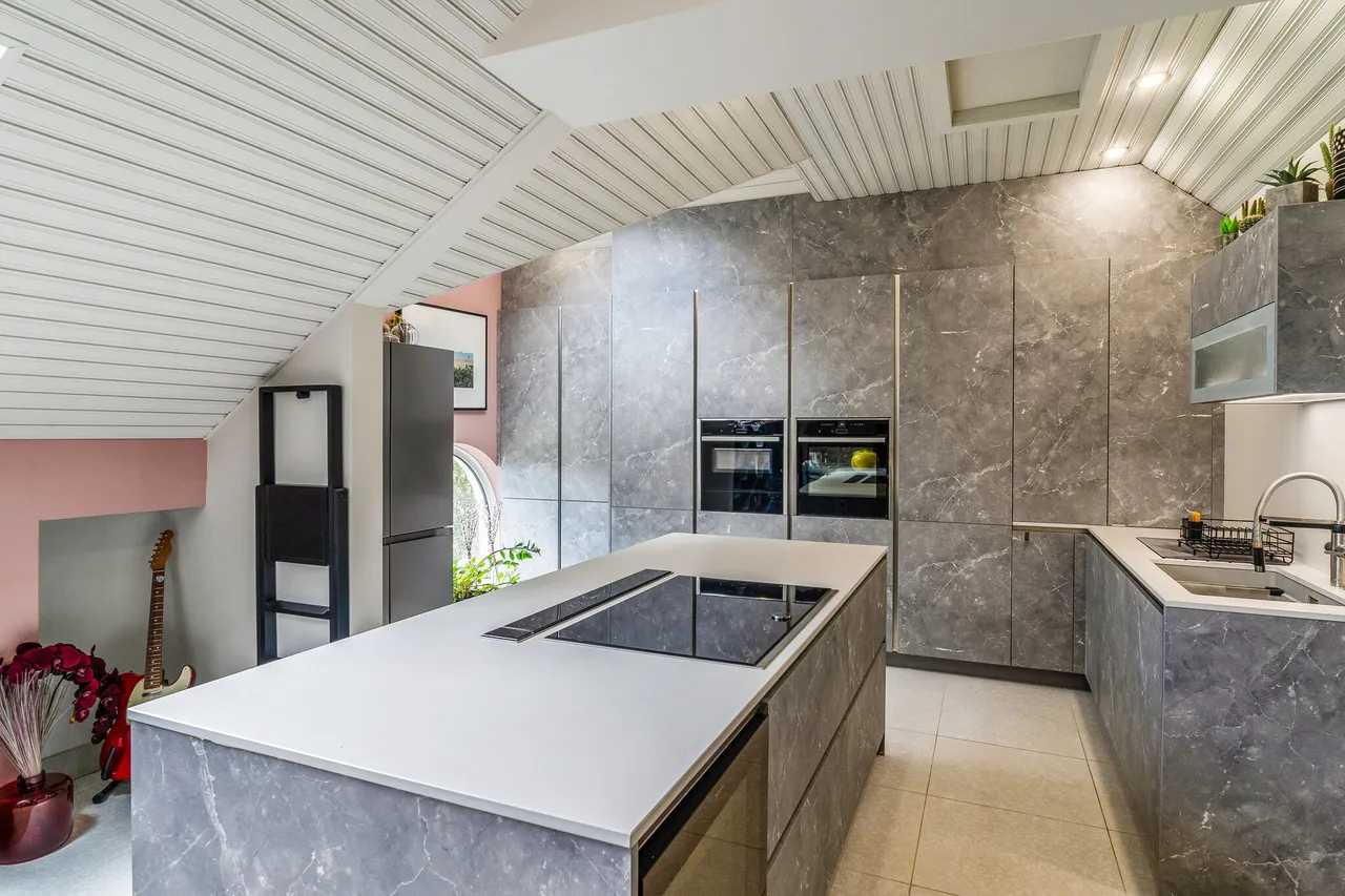 Wellington Square, Cheltenham, GL50, photo 6