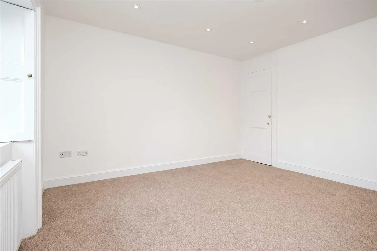 Harlington Road, Hillingdon, UB8, photo 6