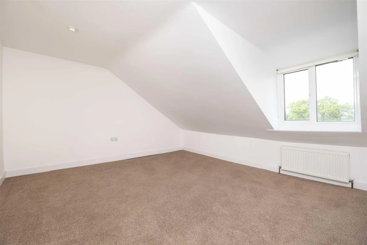 Harlington Road, Hillingdon, UB8, photo 9