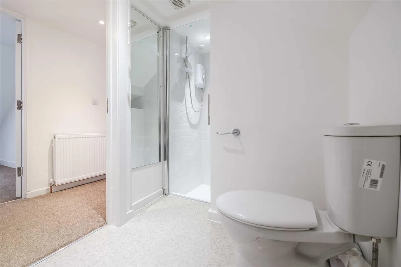 Harlington Road, Hillingdon, UB8, photo 4