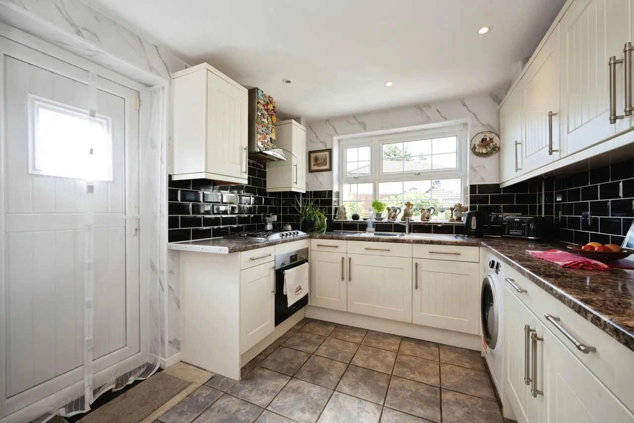 Lichfield Close, Kempston, Bedford, Bedfordshire, MK42, photo 4