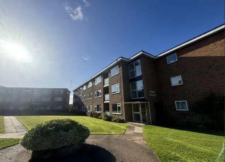 2 bed flat to rent, Pine Court, Leamington, CV32