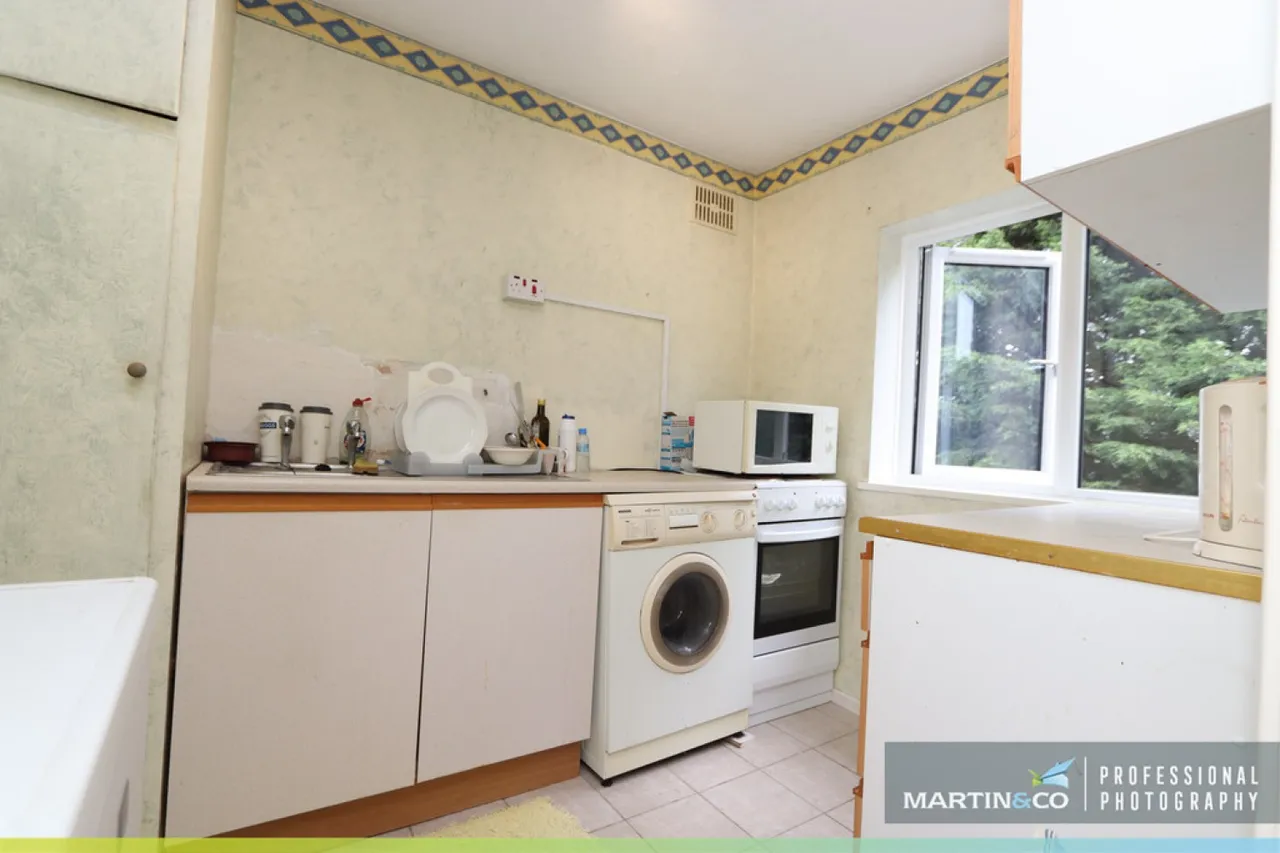 Roehampton Court, Cranleigh Rise, photo 5