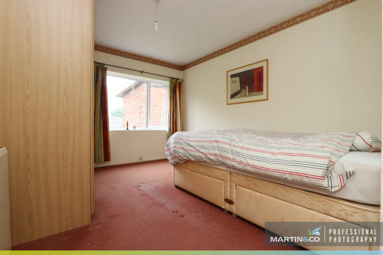 Roehampton Court, Cranleigh Rise, photo 7