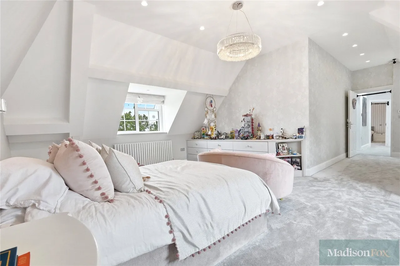 Manor Road, Chigwell, IG7, photo 39