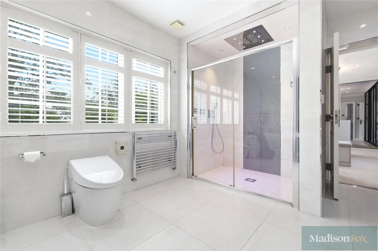Manor Road, Chigwell, IG7, photo 33