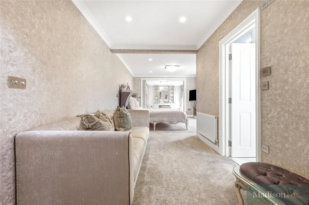 Manor Road, Chigwell, IG7, photo 27