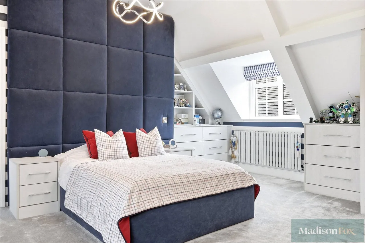Manor Road, Chigwell, IG7, photo 35