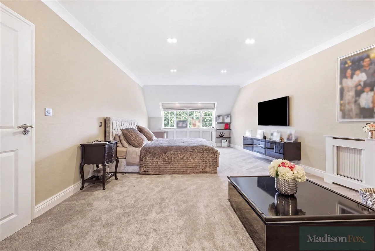 Manor Road, Chigwell, IG7, photo 31