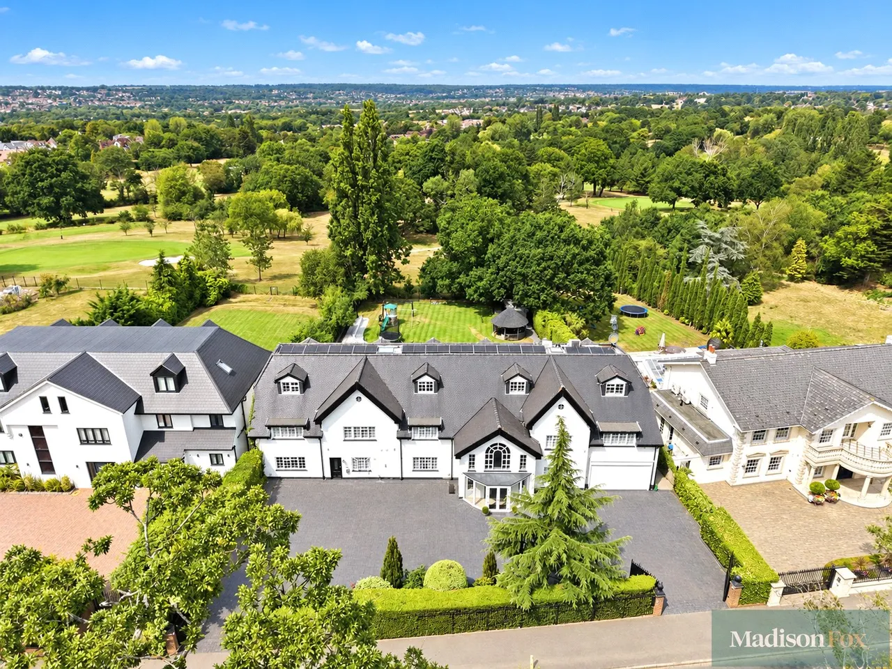 10 bed house to rent, Manor Road, Chigwell, IG7