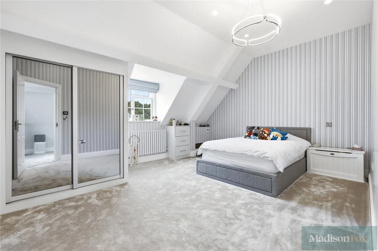 Manor Road, Chigwell, IG7, photo 46