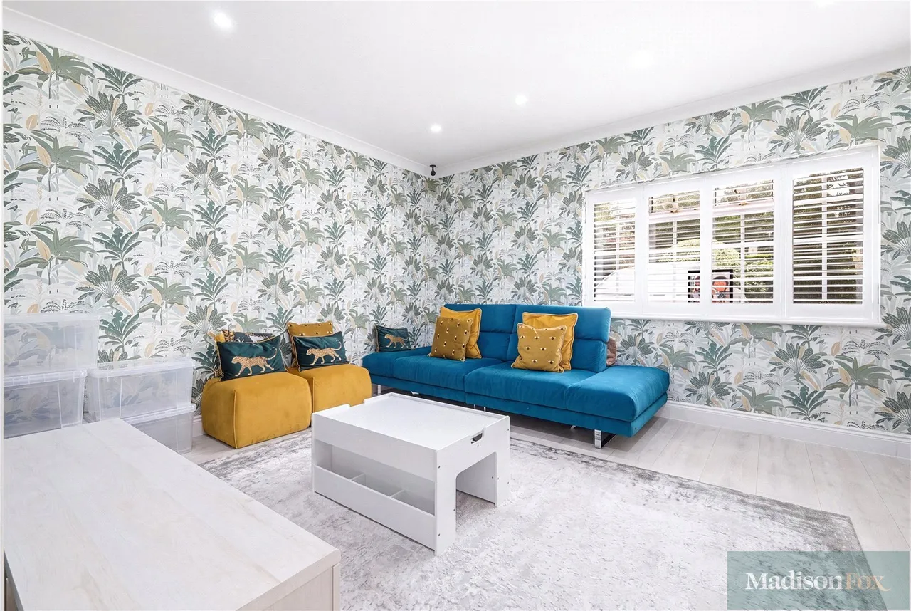 Manor Road, Chigwell, IG7, photo 8