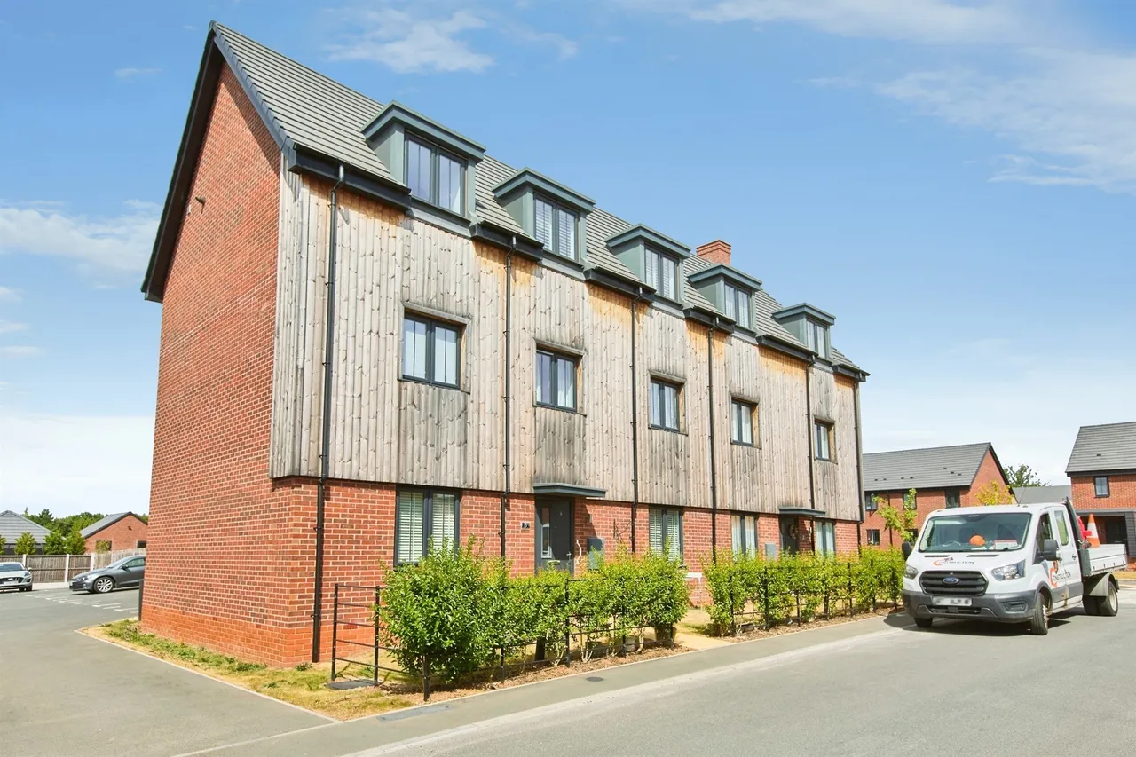 2 bed flat for sale, Nathaniel Drive, Allestree, DE22