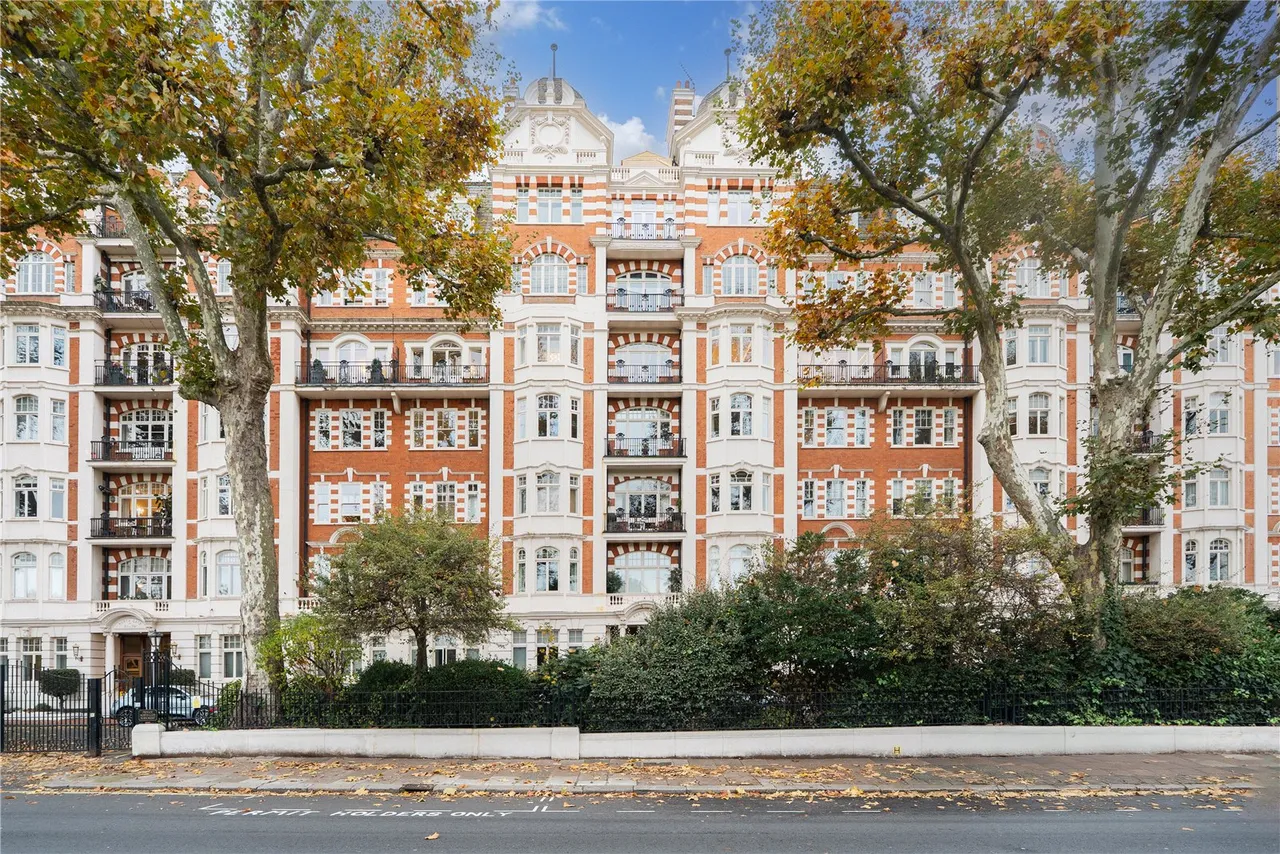 4 bed flat for sale — North Gate, Prince Albert Road, St John's Wood, London, NW8 7EJ