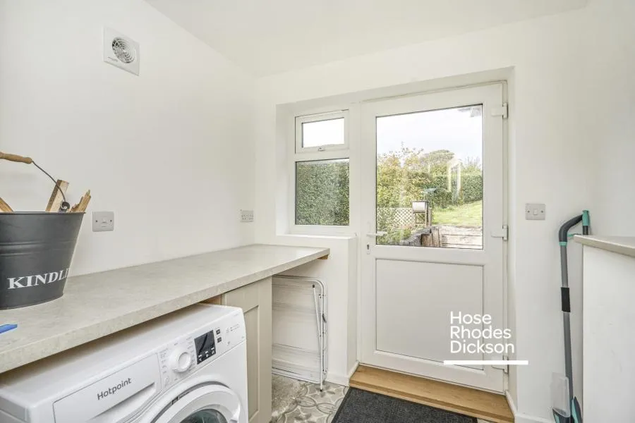 Newport Road, Niton, PO38, photo 32