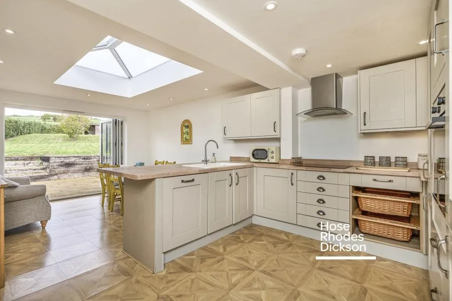 Newport Road, Niton, PO38, photo 3