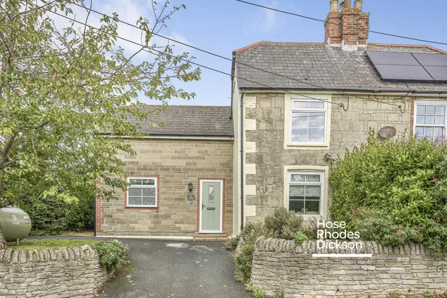 4 bed house to rent, Newport Road, Niton, PO38