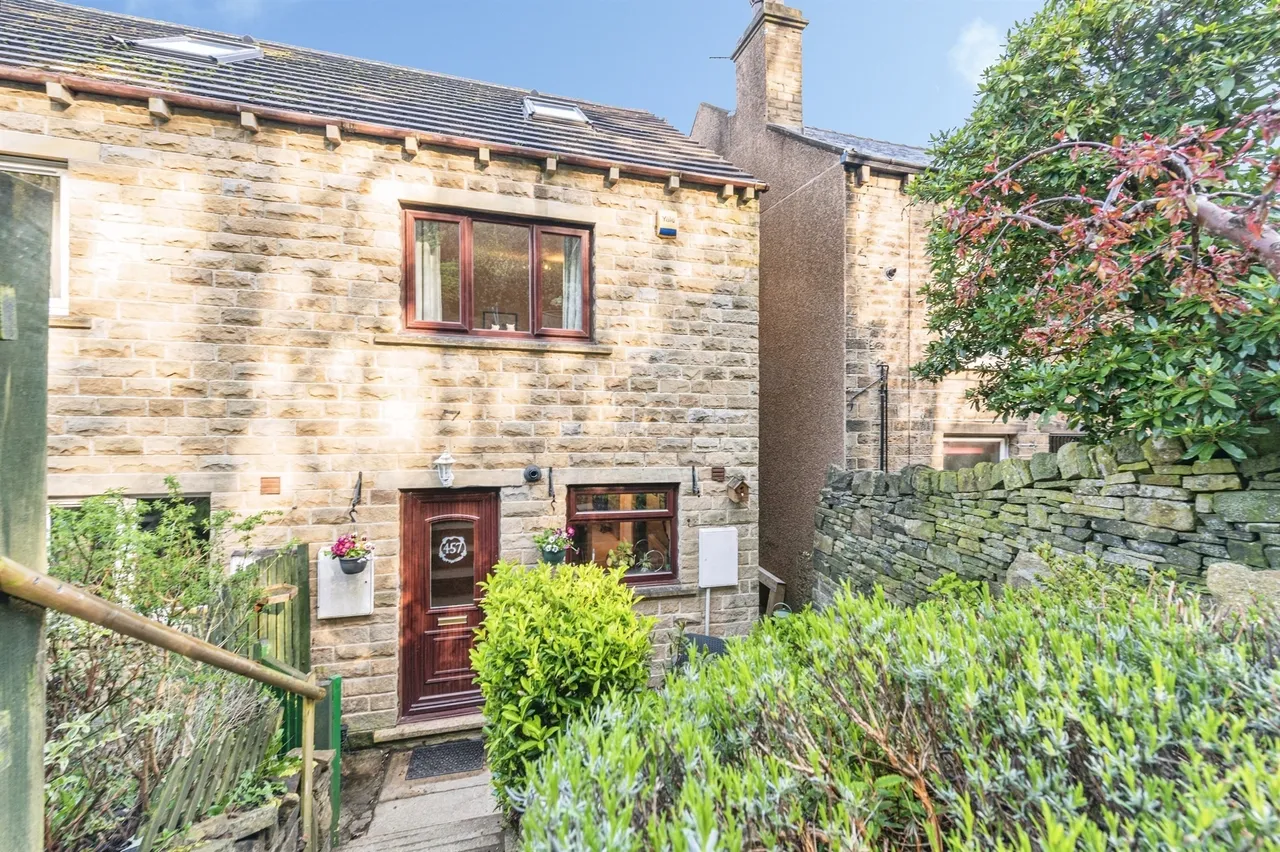 3 bed house for sale — Manchester Road, Linthwaite, Huddersfield