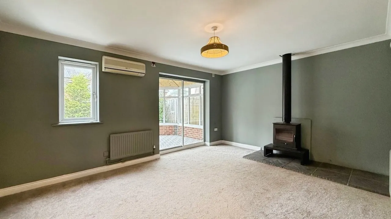 Fell Road, Westbury, photo 2