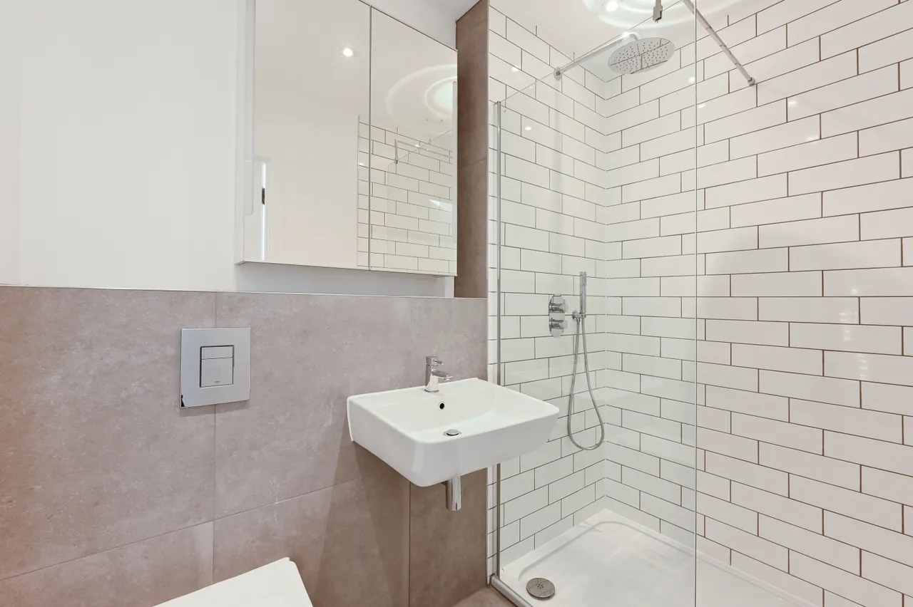 Great West Road, Brentford, TW8, photo 5