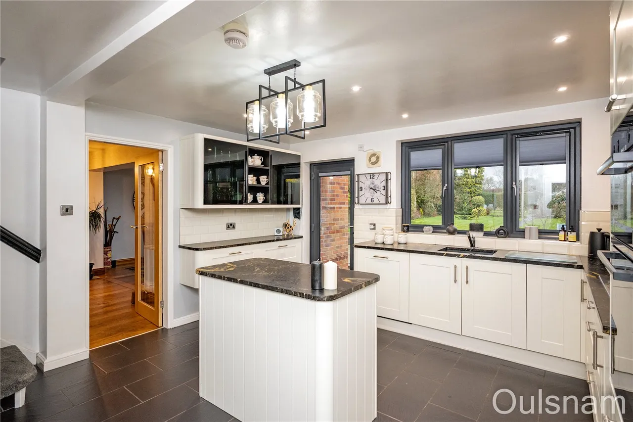 Finstall Road, Finstall, Bromsgrove, Worcestershire, B60 3DE, photo 9