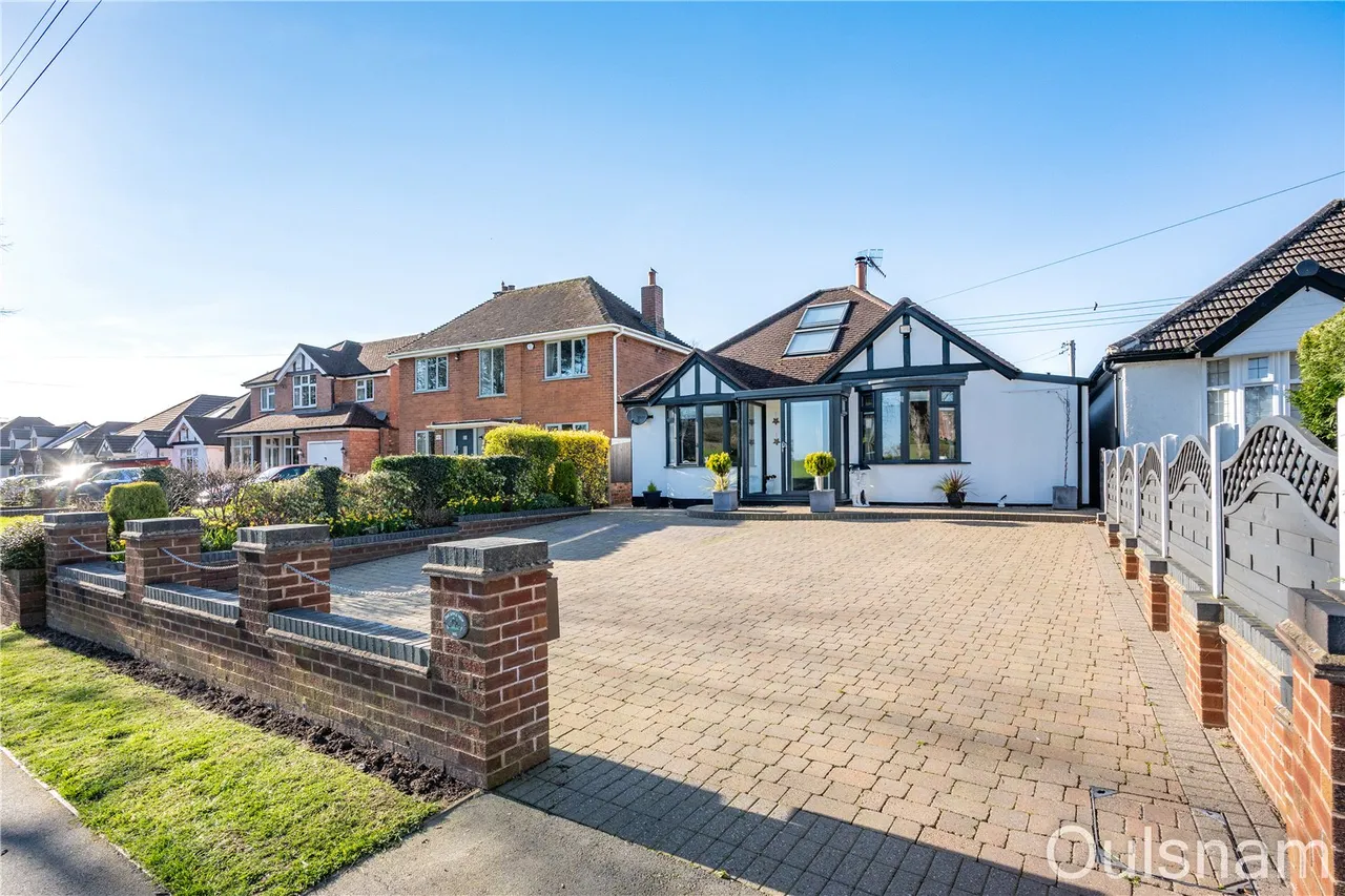 3 bed house for sale — Finstall Road, Finstall, Bromsgrove, Worcestershire, B60 3DE