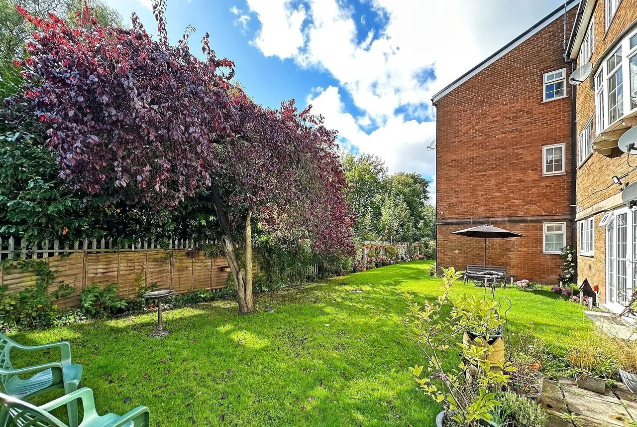 Eskdale Drive, Timperley WA15 7XU, photo 15