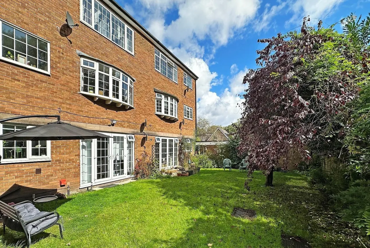 Eskdale Drive, Timperley WA15 7XU, photo 7