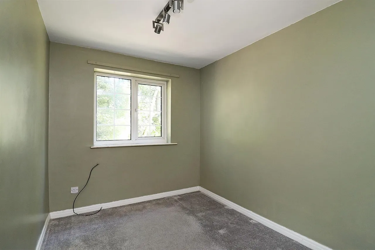 Eskdale Drive, Timperley WA15 7XU, photo 11