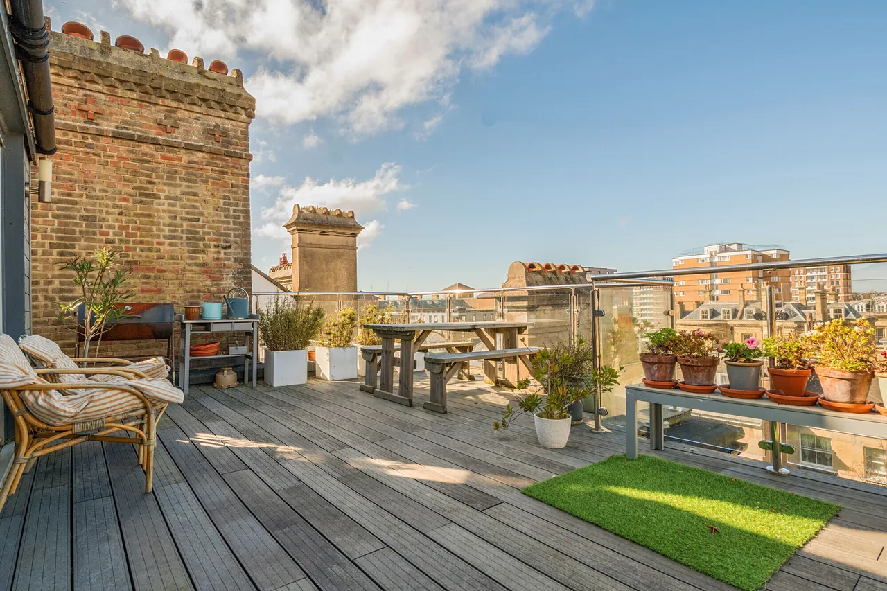 2 bed flat for sale — First Avenue, Hove, BN3